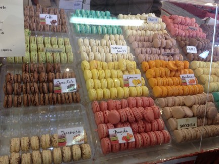 Macarons multi-coloured