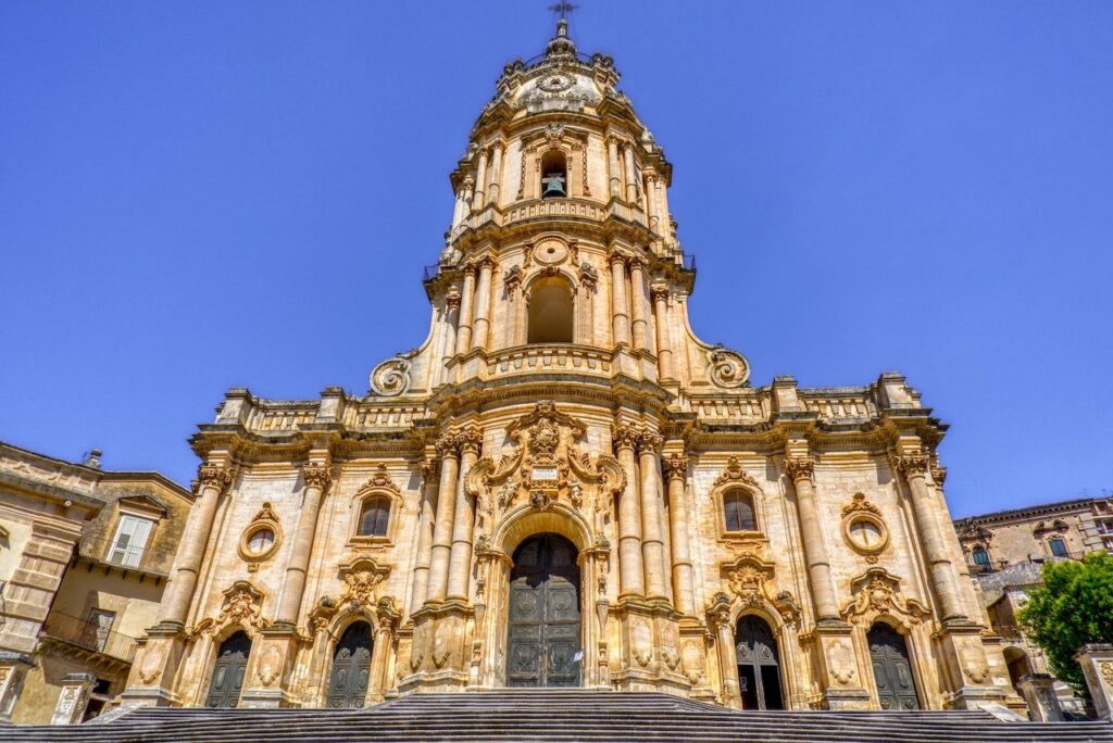 italy tours modica cathedral