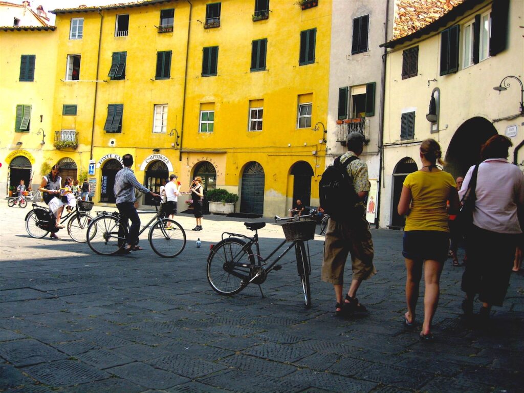 bike tour in lucca italy