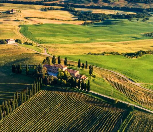 tuscany landscape house buy